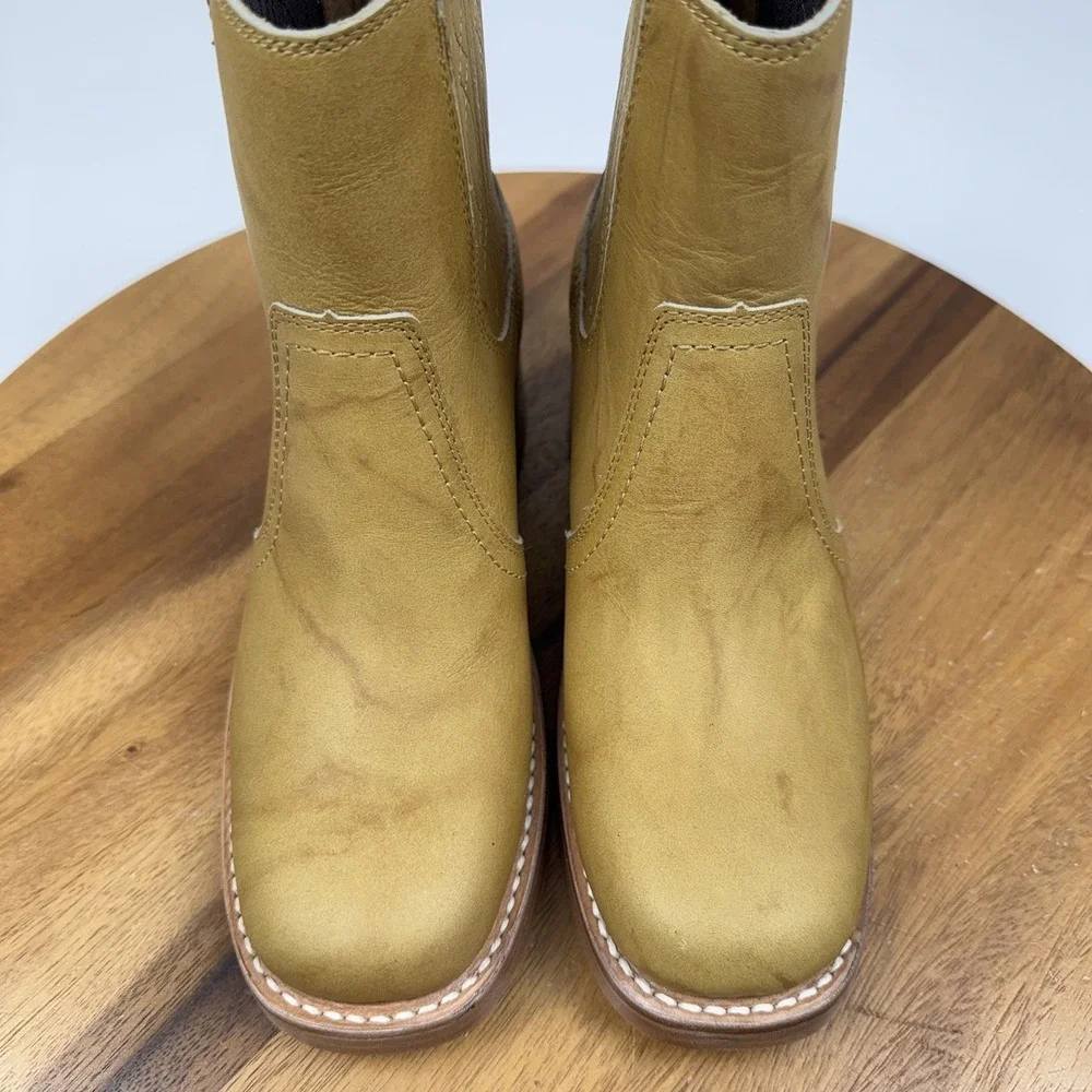 New NWOB Womens Frye Campus Banana Leather Heeled Chelsea Ankle Boots Size 6 B